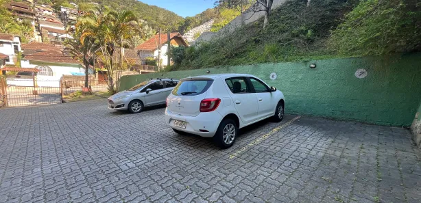 Casa de Condomínio com 1 Quarto para alugar, 40m² no Castelanea, Petrópolis