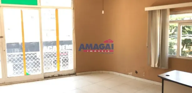 Casa Comercial para alugar, 376m² no Centro, Jacareí