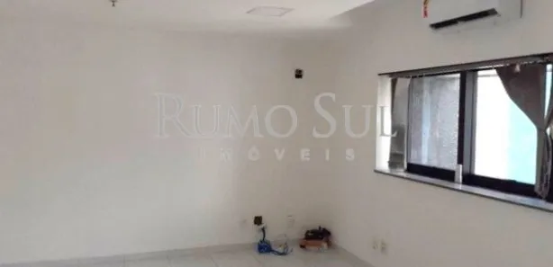 Casa Comercial para alugar, 124m² no Jardim da Luz, Embu das Artes