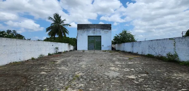 Galpão / Depósito / Armazém à venda, 1000m² no Centro, Barra dos Coqueiros
