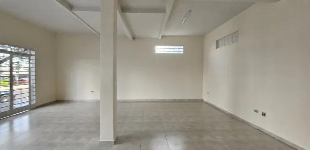 Loja / Salão / Ponto Comercial para alugar, 100m² no Jardim São Pedro, Apucarana