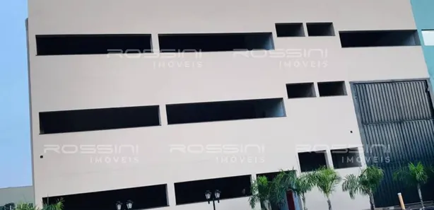 Loja / Salão / Ponto Comercial à venda, 2100m² no , Cravinhos