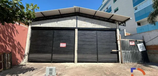 Galpão / Depósito / Armazém para alugar, 200m² no Costazul, Rio das Ostras