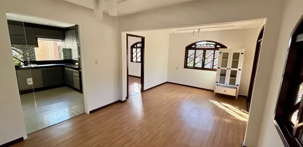 Casa com 5 Quartos à venda, 214m² no Velha Central, Blumenau