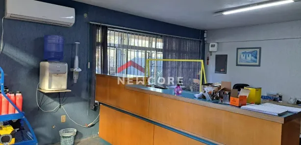 Galpão / Depósito / Armazém à venda, 562m² no Humaitá, Porto Alegre