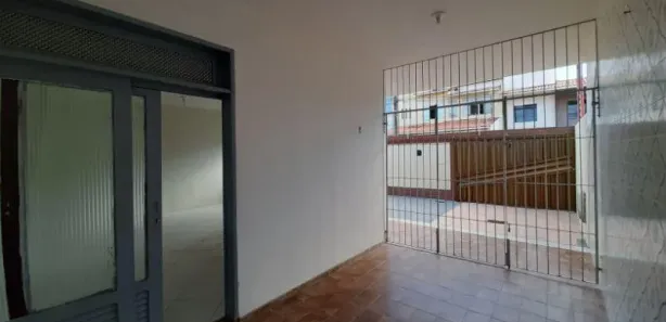 Casa com 3 Quartos para alugar, 300m² no Suíça, Aracaju