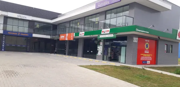 Loja / Salão / Ponto Comercial para alugar, 49m² no Guaraituba, Colombo