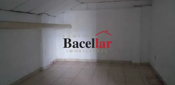 Galpão / Depósito / Armazém à venda, 545m² no Tanque, Rio de Janeiro