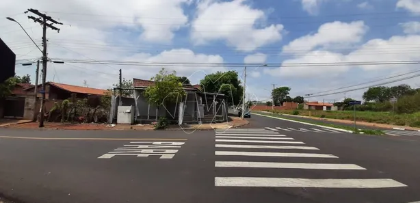 Galpão / Depósito / Armazém à venda, 130m² no Parque das Hortências, Araraquara