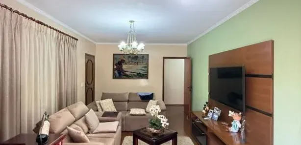 Sobrado com 3 Quartos à venda, 200m² no Jardim Vitória, Poços de Caldas