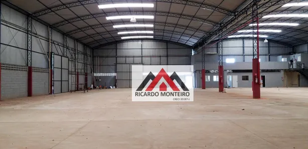 Galpão / Depósito / Armazém à venda, 2200m² no Moreira César, Pindamonhangaba
