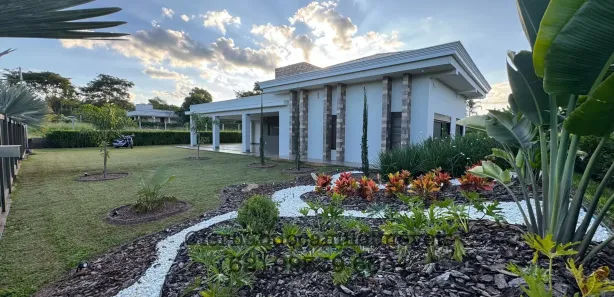 Casa de Condomínio com 3 Quartos à venda, 600m² no , Aragoiânia