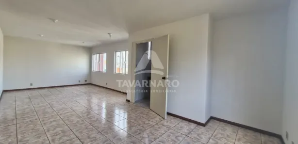 Conjunto Comercial / Sala para alugar, 46m² no Centro, Irati