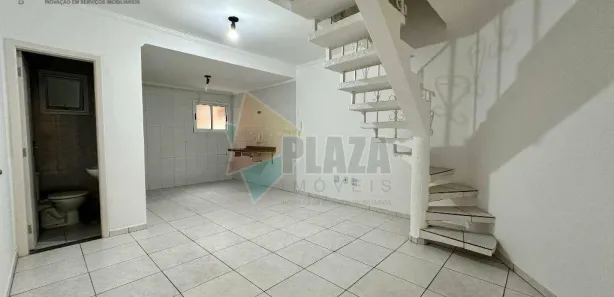 Casa de Condomínio com 2 Quartos para alugar, 75m² no Canto do Forte, Praia Grande