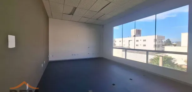 Conjunto Comercial / Sala para alugar, 50m² no Santa Regina, Camboriú