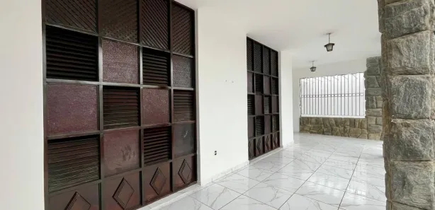 Casa com 5 Quartos para alugar, 308m² no Estados, João Pessoa