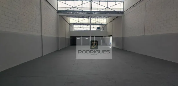 Galpão / Depósito / Armazém para alugar, 625m² no Conceição, Diadema
