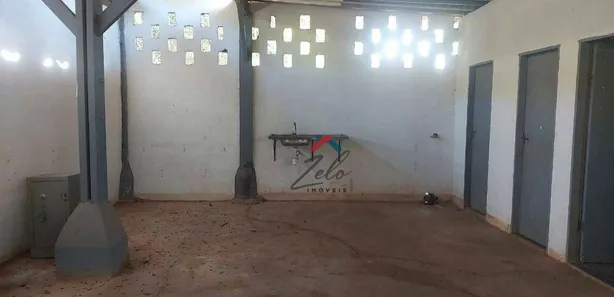 Galpão / Depósito / Armazém para alugar, 250m² no Soares, Jarinu