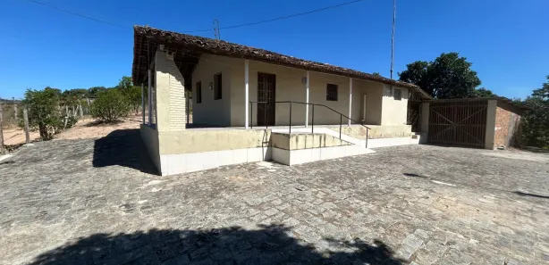 Fazenda / Sítio / Chácara com 2 Quartos à venda, 90000m² no , Sairé