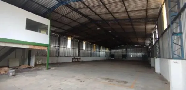 Galpão / Depósito / Armazém para alugar, 800m² no Crespo, Manaus