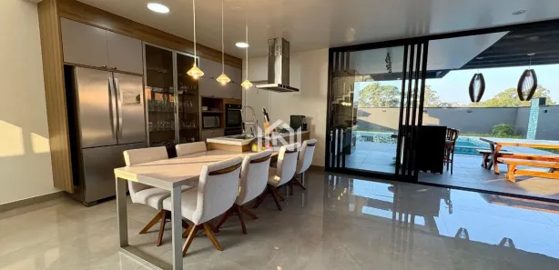 Casa de Condomínio com 4 Quartos à venda, 306m² no Moinho Velho, Embu das Artes