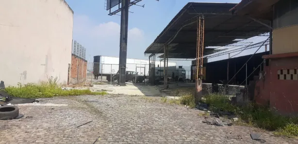 Galpão / Depósito / Armazém para alugar, 1655m² no Centro, São João de Meriti