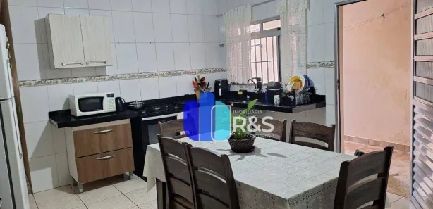 Casa com 3 Quartos à venda, 220m² no Vila Pasti, Louveira