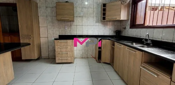 Sobrado com 3 Quartos à venda, 180m² no Jardim Niero, Louveira