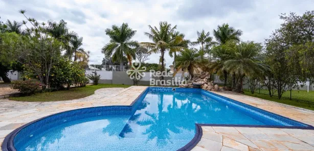 Casa de Condomínio com 4 Quartos para alugar, 323m² no Park Way, Brasília