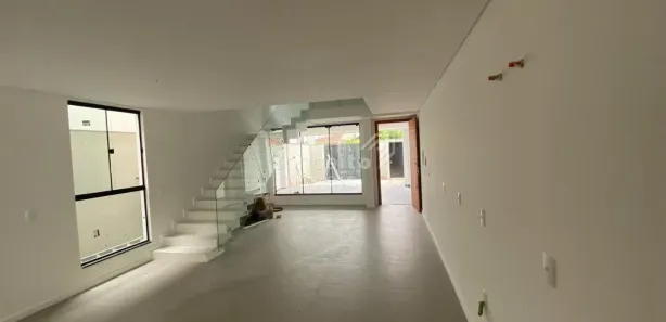 Sobrado com 3 Quartos à venda, 195m² no Floresta, Joinville