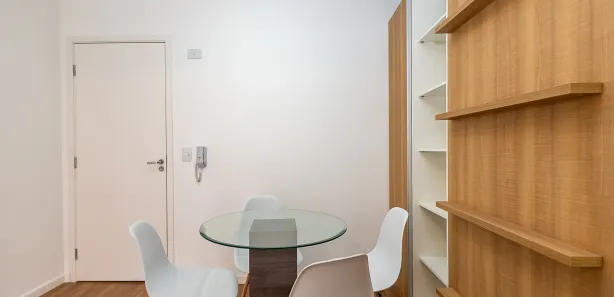 Apartamento com 2 Quartos para alugar, 45m² no Centro, Curitiba