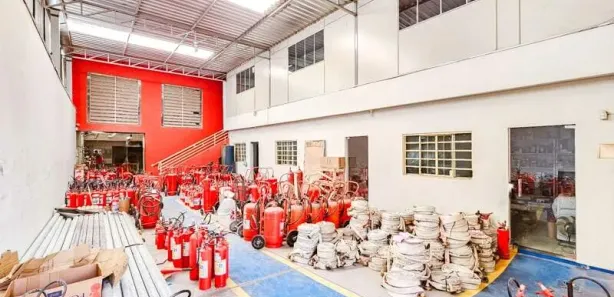 Galpão / Depósito / Armazém à venda, 300m² no Bom Pastor, Divinópolis