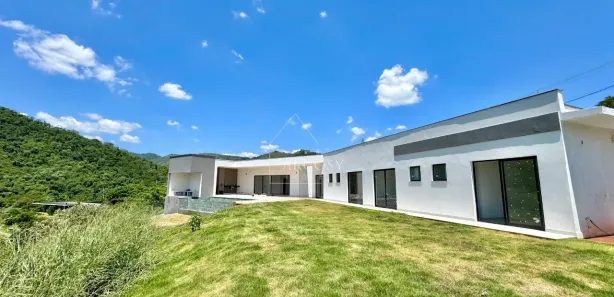 Casa de Condomínio com 4 Quartos à venda, 300m² no , Areal