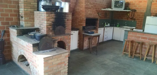 Fazenda / Sítio / Chácara com 5 Quartos à venda, 500m² no Buru, Salto