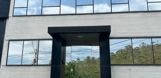 Galpão / Depósito / Armazém para alugar, 800m² no Parque Industrial San José, Cotia