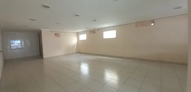 Loja / Salão / Ponto Comercial para alugar, 300m² no São João, Feira de Santana
