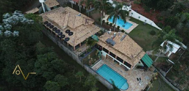 Fazenda / Sítio / Chácara com 3 Quartos à venda, 550m² no Água Branca, Igaratá