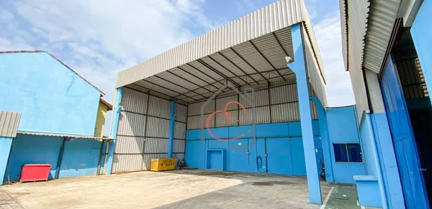 Galpão / Depósito / Armazém à venda, 900m² no Imboassica, Macaé
