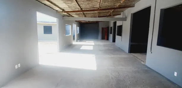 Galpão / Depósito / Armazém para alugar, 260m² no Atlântica, Rio das Ostras