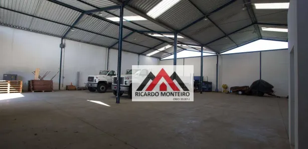 Galpão / Depósito / Armazém para venda ou aluguel, 547m² no Parque das Nações, Pindamonhangaba