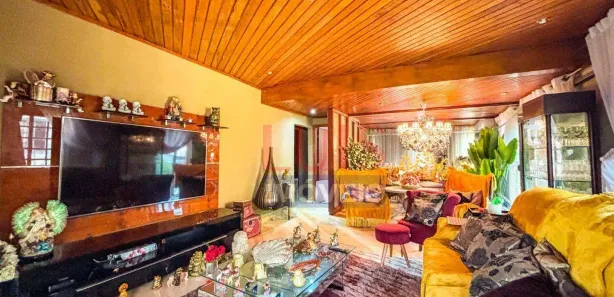 Casa Comercial com 14 Quartos à venda, 850m² no Itaipu, Niterói