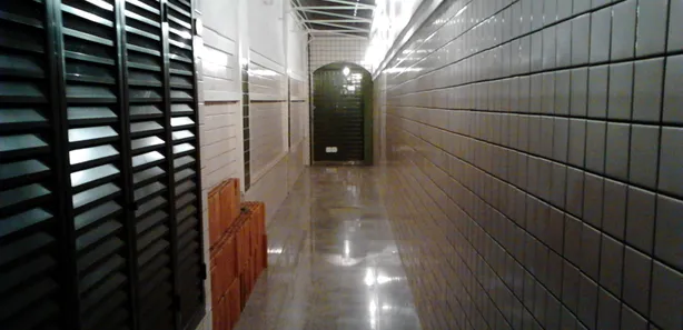 Prédio Inteiro para venda ou aluguel, 800m² no Jardim Vinte e Cinco de Agosto, Duque de Caxias
