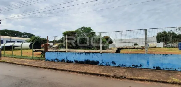 Galpão / Depósito / Armazém para alugar, 700m² no Vila Izabel, São Carlos