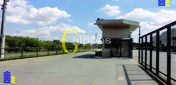 Galpão / Depósito / Armazém para alugar, 750m² no Quitaúna, Osasco