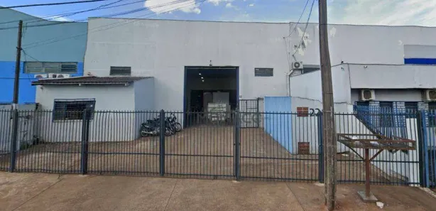 Galpão / Depósito / Armazém para alugar, 420m² no Jardim Riviera, Cambé