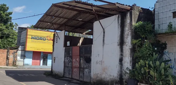 Galpão / Depósito / Armazém com 1 Quarto à venda, 600m² no Centro, Ananindeua