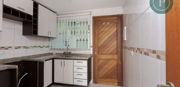 Sobrado com 3 Quartos à venda, 120m² no Xaxim, Curitiba