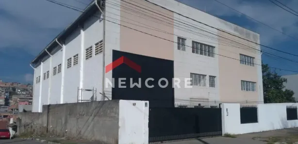 Galpão / Depósito / Armazém à venda, 750m² no Chácara do Solar I (Fazendinha), Santana de Parnaíba