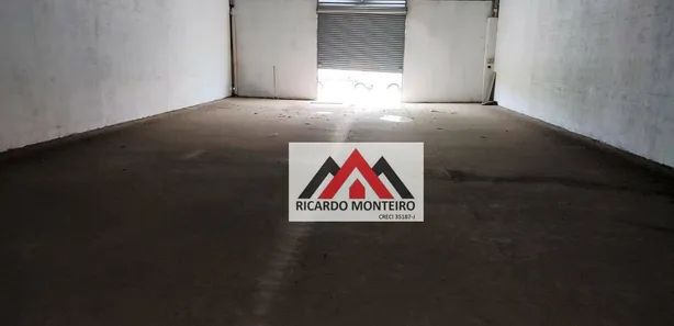 Galpão / Depósito / Armazém para alugar, 250m² no Jardim Regina (Moreira César), Pindamonhangaba