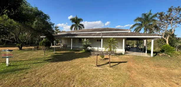 Fazenda / Sítio / Chácara com 4 Quartos à venda, 30000m² no , Brasília